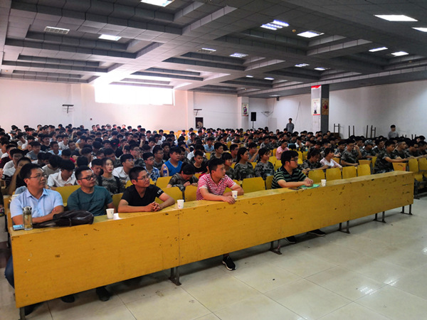 20180911新生入学教育2_副本.jpg