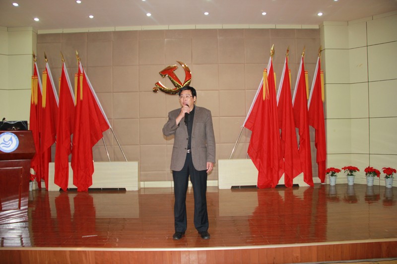 5院长许信旺为大赛做指导发言.JPG